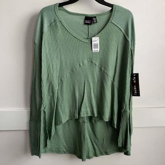 eye candy Tops - NWT EYE CANDY Green Thermal V-Neck Long Sleeve Shirt